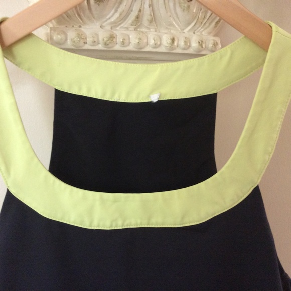 Titika Active Halter workout top | Excellent Used Condition | Size b/n L & XL - Picture 2 of 12